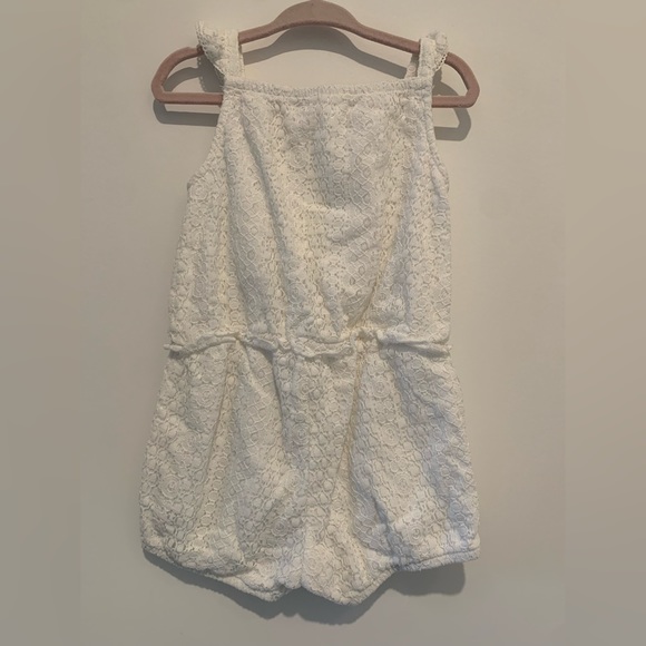 H & M white onesie romper. Size 1 1/2-2. - Picture 2 of 5